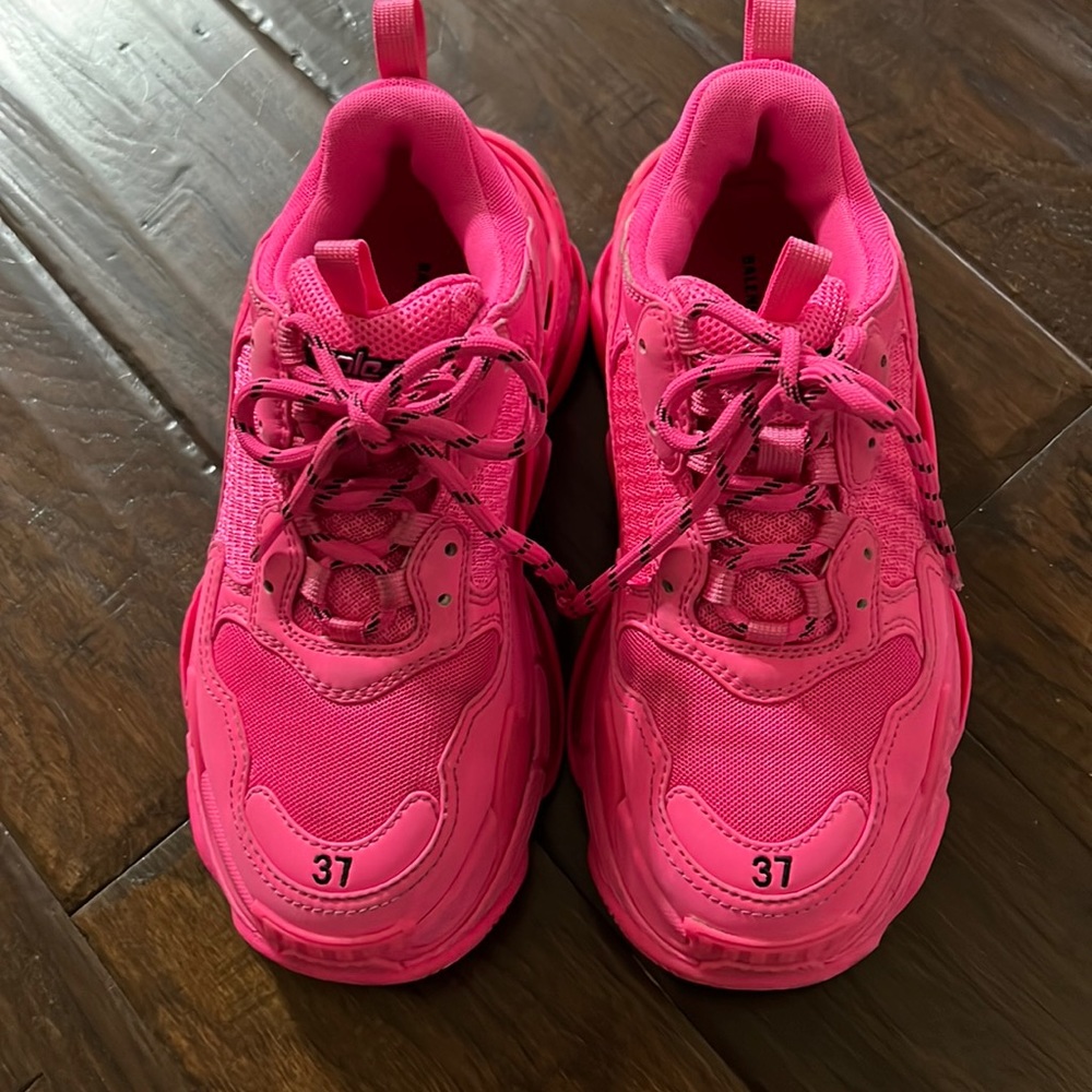 Balenciaga lightly worn (10 times) hot pink